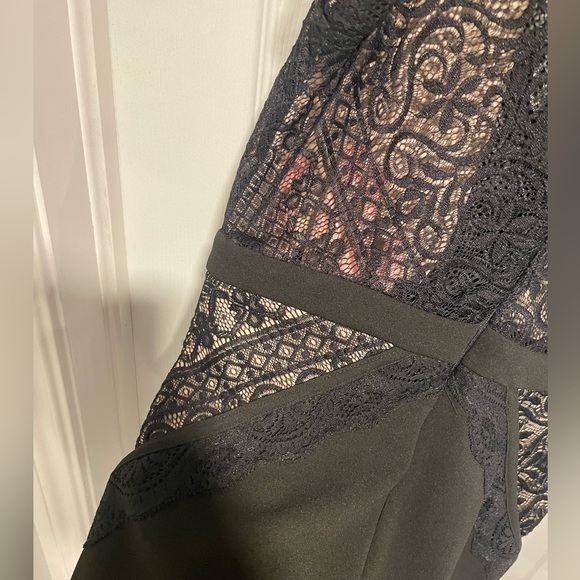 Entry - Lace Dress - Picture 4 of 5